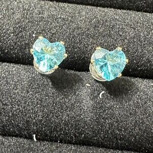 Sky Blue heart crystal stud earrings cubic zirconia 7 mm gold plated
Y2K grunge,